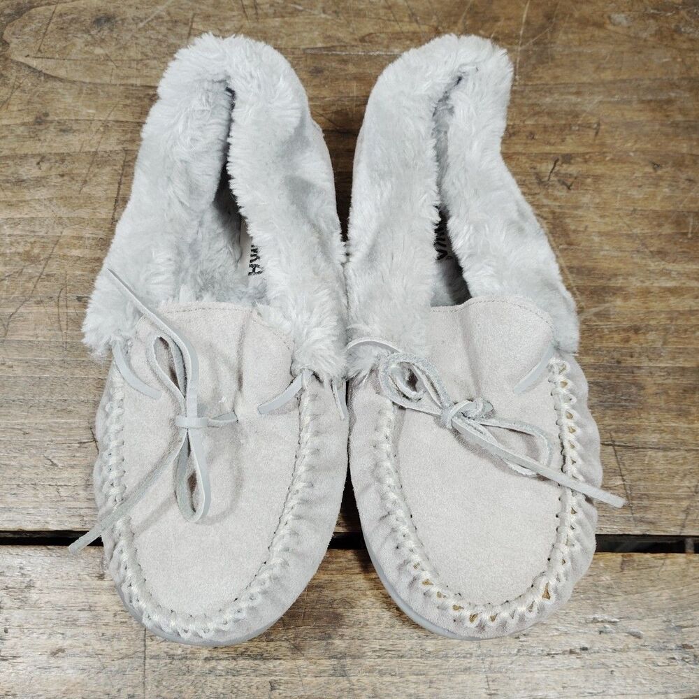 Minnetonka Women's Sz 8 M Shoes Gray Suede Faux Fur Lined Slippers Moccasins